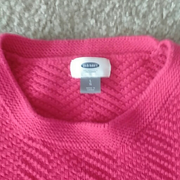 Old navy pink sweater size large - Picture 2 of 3